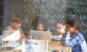 Bermain Sambil Belajar: Game-Game Interaktif yang Membuka Gerbang Dunia Pemrograman