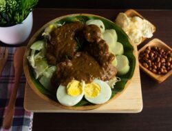 Menjelajahi Lanskap Kuliner Indonesia: Inovasi, Tren, dan Tantangan di Tahun [Tahun Terkini]