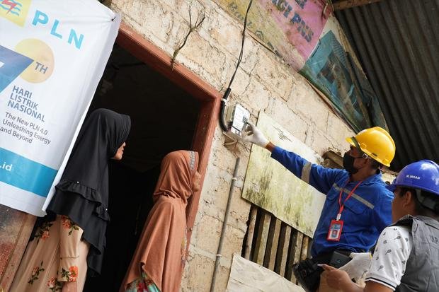 Revolusi di Balik Soket: Menjelajahi Lanskap Kelistrikan Masa Kini dan Masa Depan
